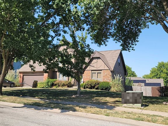 2nd image of 3904 NE Shady Lane Dr