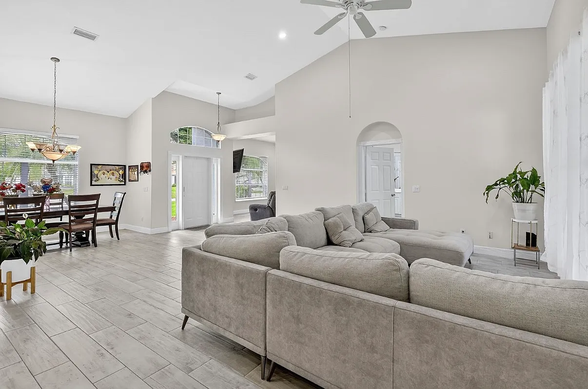 3 bed, 2022 sqft, $2,800 — Photo 3