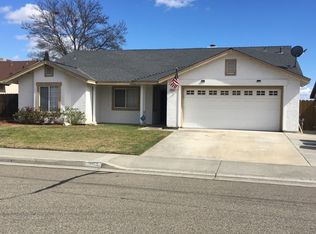 2895 Pine St, Hanford, CA 93230