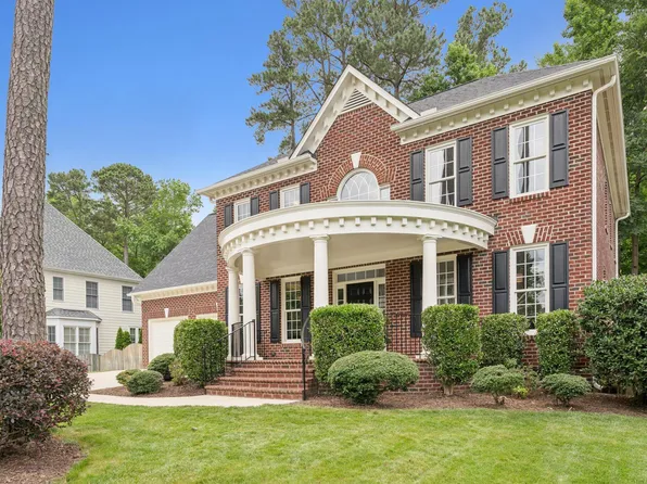 325 Wescott Ridge Dr, Holly Springs, NC 27540