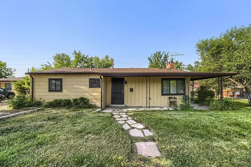4 bed, 1.0 bath, 1448 sqft, $1,595 — Photo 1