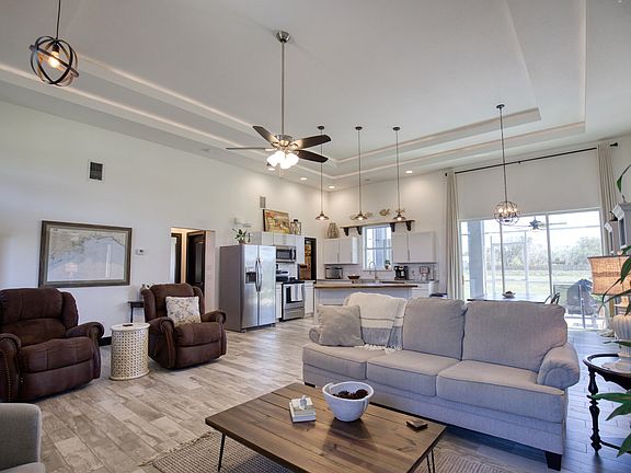 4th image of 1626 SE Honeybell Ln