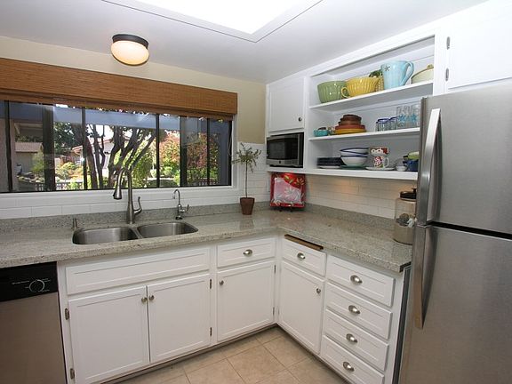 3rd image of 2136 Holly Ln