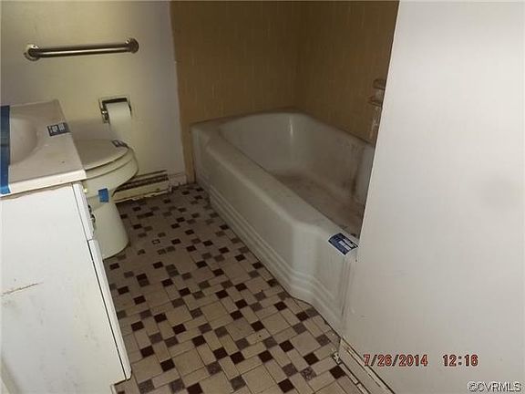 3rd image of 1217 Bolling St