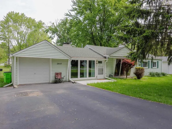 21615 Wendell St, Clinton Township, MI 48036