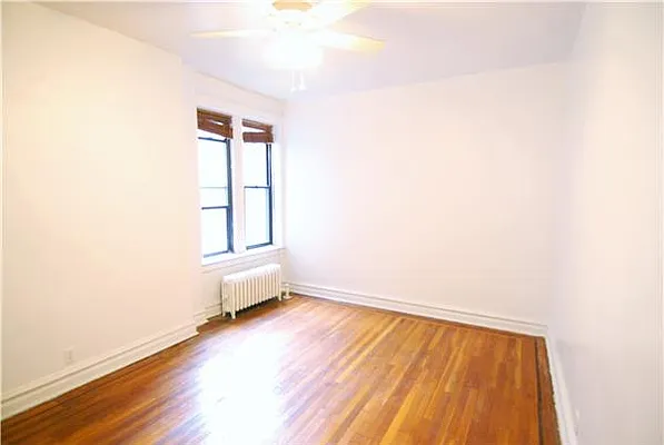 Sold by R New York | media 10