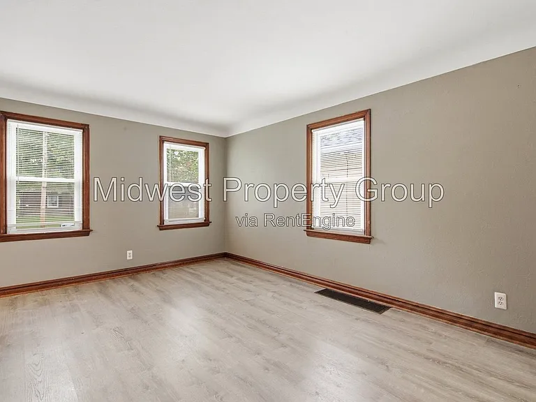 249 S Hartnett Ave — Photo 9