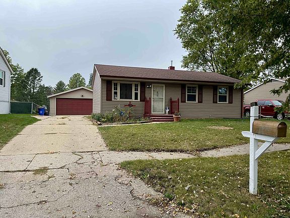 2nd image of 3423 Jamestown Dr