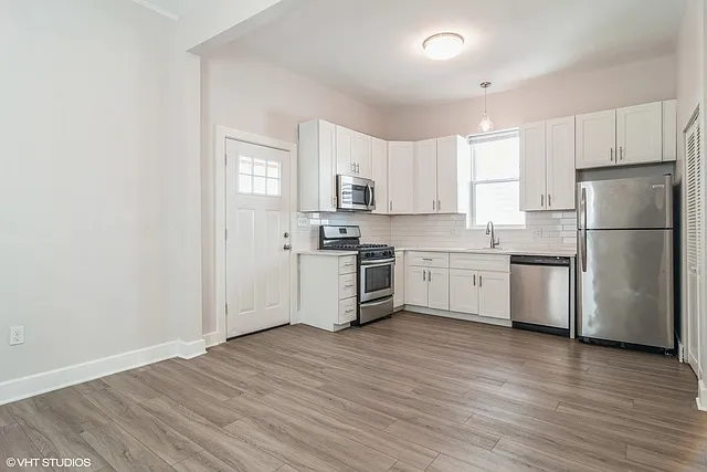 2909 N Ridgeway Ave #2 — Photo 5