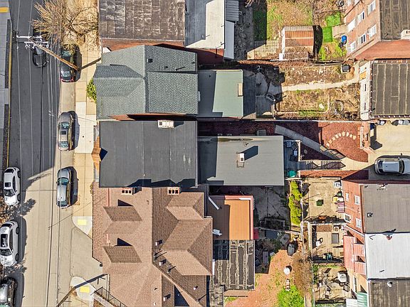 2nd image of 381 Fisk St
