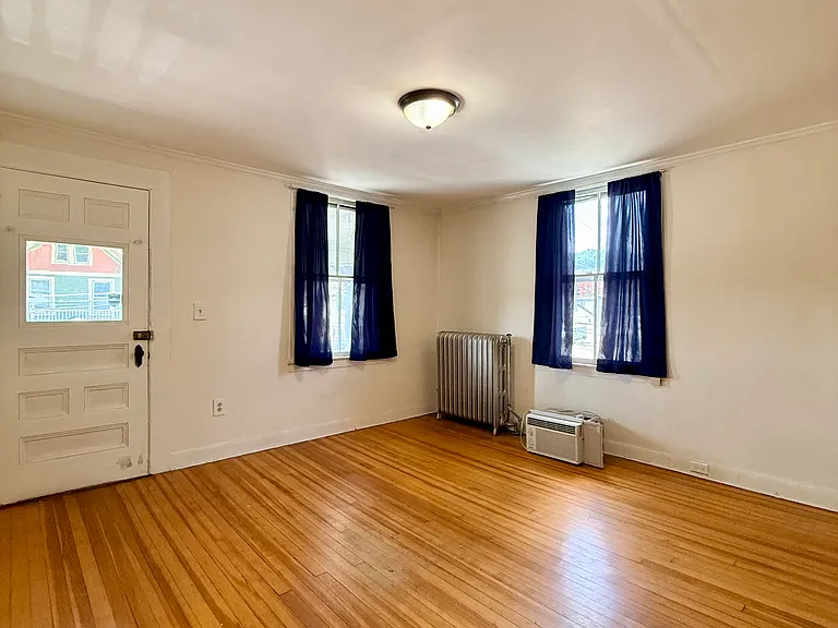 25 Center St #3 — Photo 16