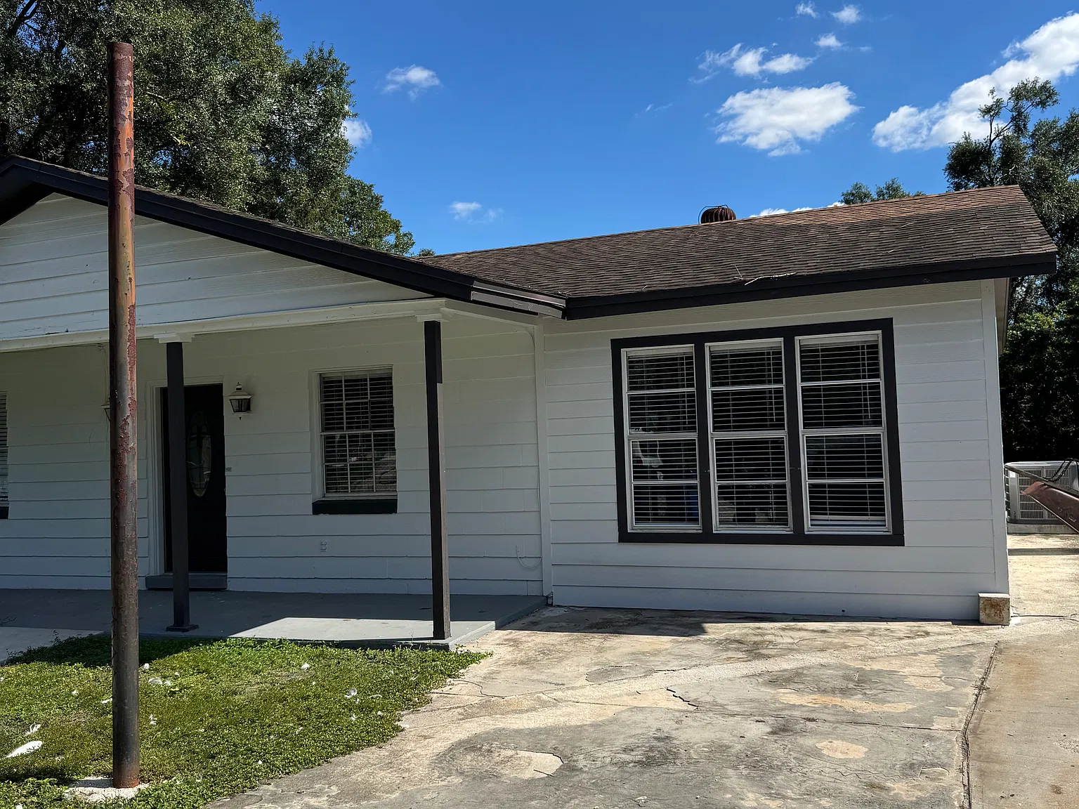 3 bed, 1400 sqft, $2,850 — Photo 1