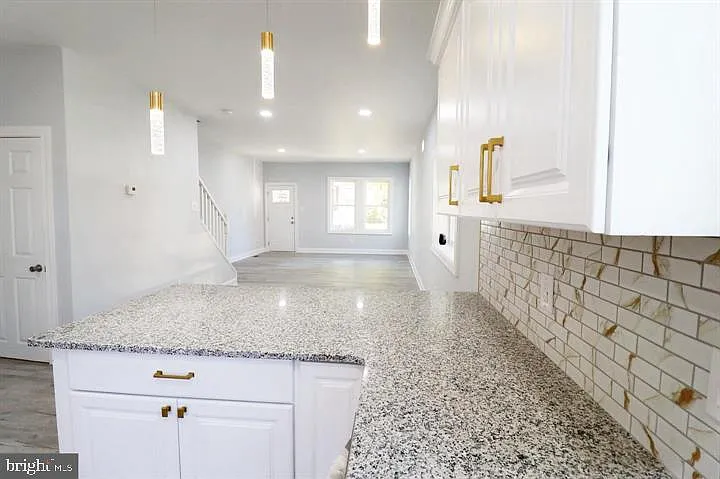 523 W 26th St — Photo 7