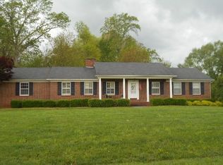 421 Oak Hill Dr, McMinnville, TN 37110