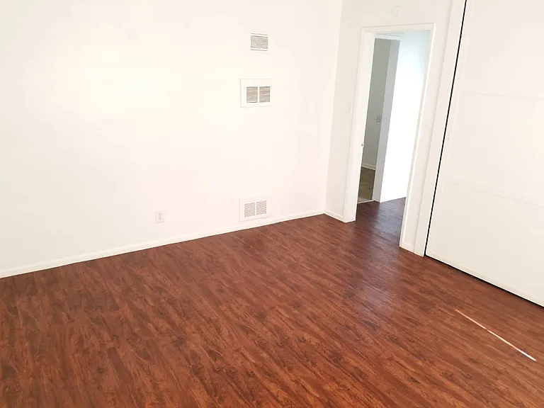 640 W Vesta St #E — Photo 8