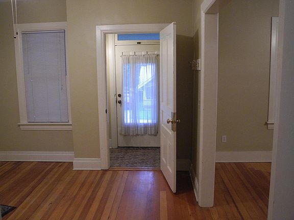 3rd image of 804 N 49th Ave