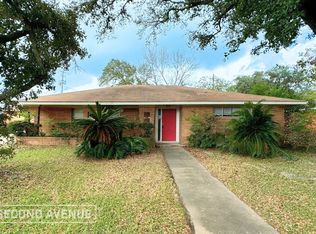 1000 Lindenwood Dr, Baytown, TX 77520