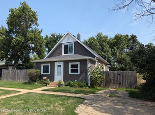 911 McKenzie St, New England, ND 58647