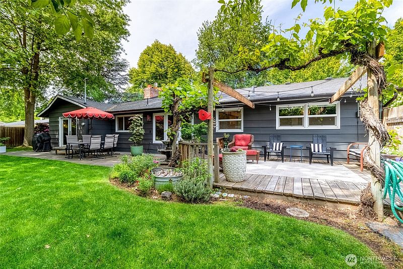 2nd image of 1935 Hilbrooke Drive