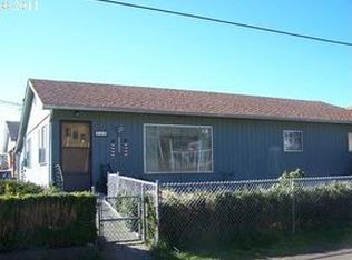 720 Front St, Gardiner, OR 97441