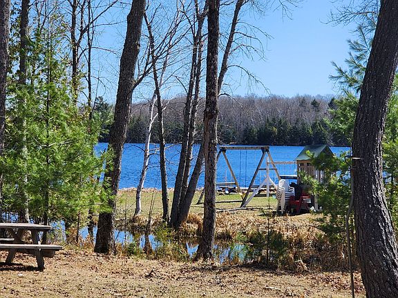 2nd image of 42 Clear Lake Ct