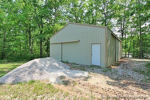 3rd image of 10170 Leaf Rd
