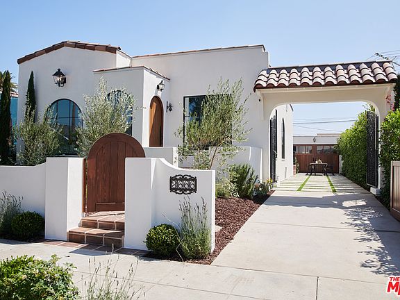 3rd image of 3666 Cimarron St