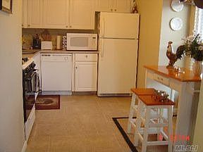 4th image of 15 Sycamore Ct Unit 15