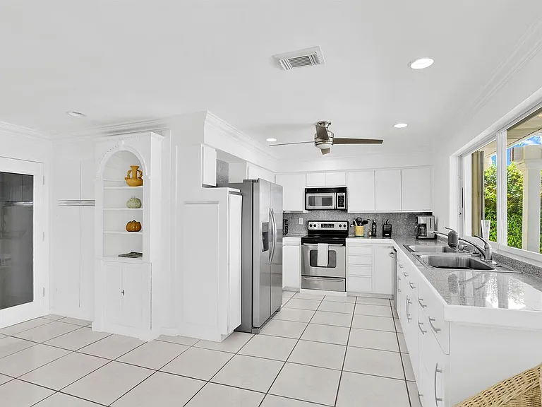 3211 Karen Dr — Photo 8