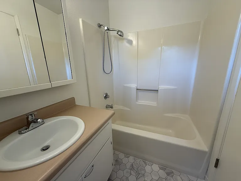 1334 Palm St #10 — Photo 10