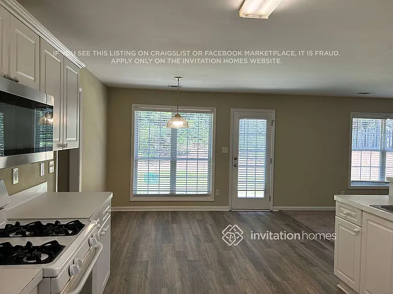 935 Oak Bluff Ct — Photo 6