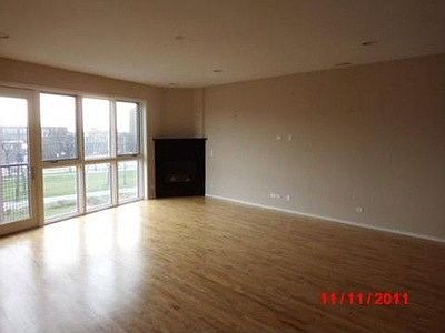 2nd image of 2428 W Madison St #201
