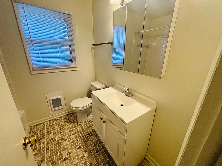 1407 Toms Creek Rd #8 — Photo 12