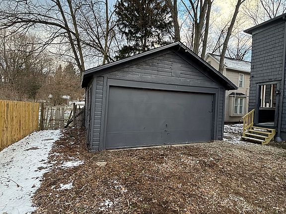 4th image of 682 Upson St #Up
