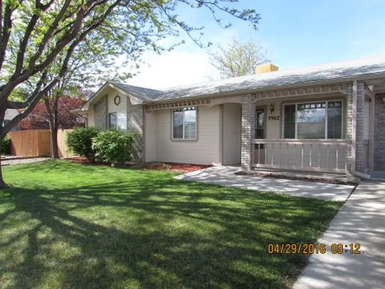 2962 N Ronlin Ave — Photo 1