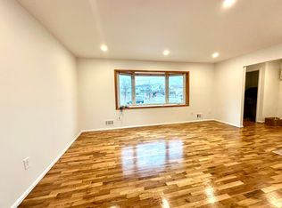 194 Quintard St #1, Staten Island, NY 10305