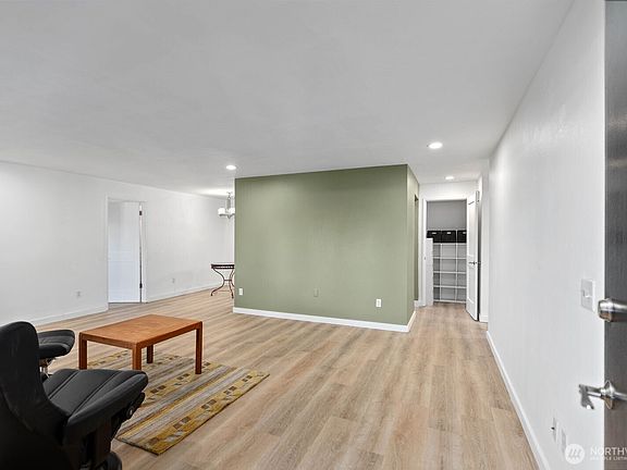 4th image of 7064 35th Avenue NE #2