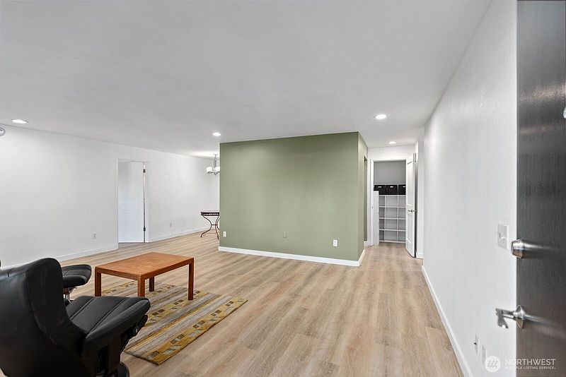 4th image of 7064 35th Avenue NE #2