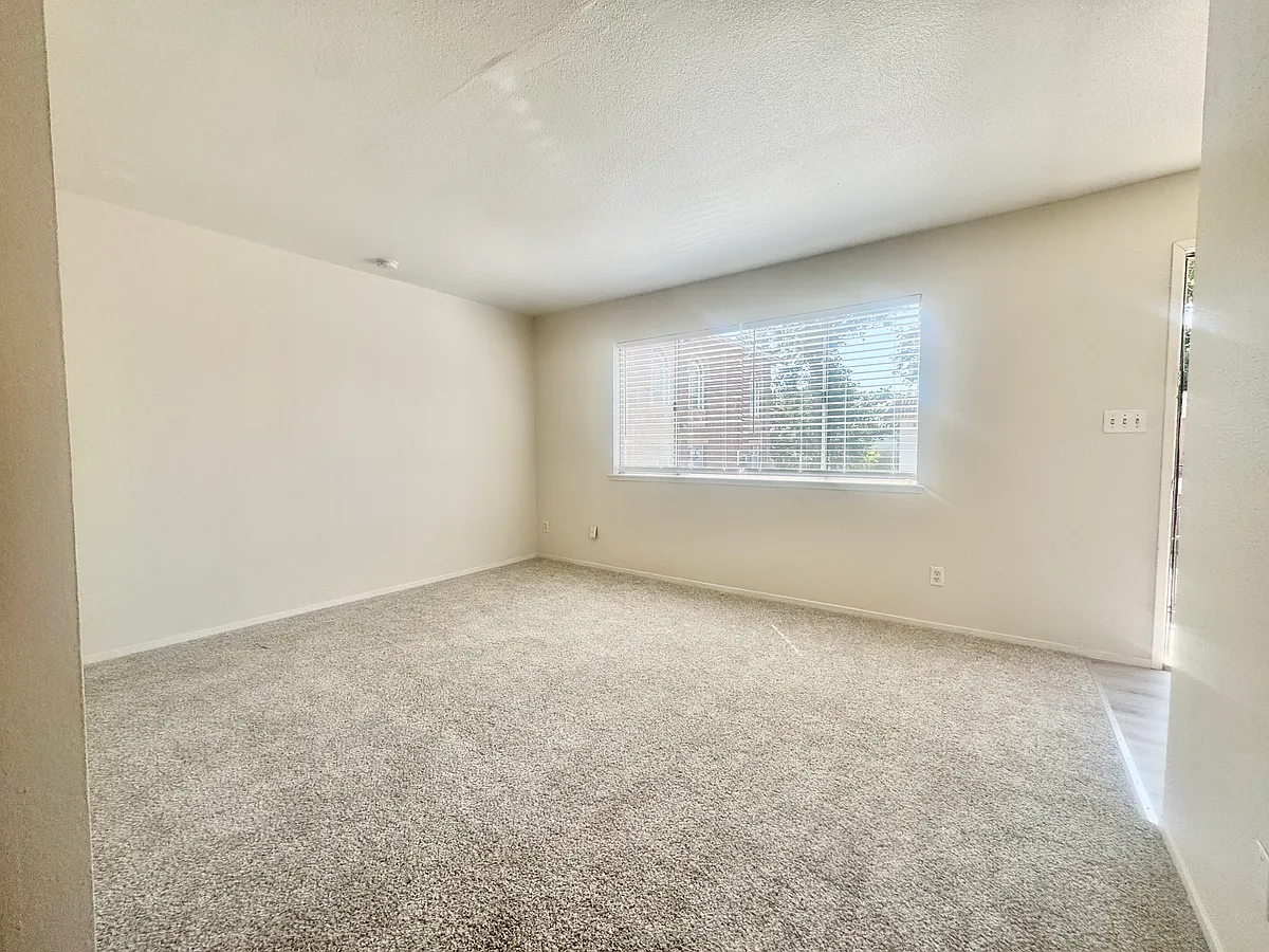 Photo 2 of 19 - 3335 J St #12 - Sacramento, CA Building Photo - 3335 J St #12