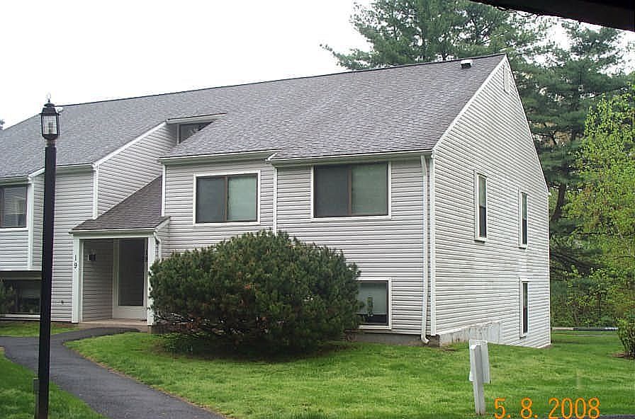 Front 1st Fl End Unit