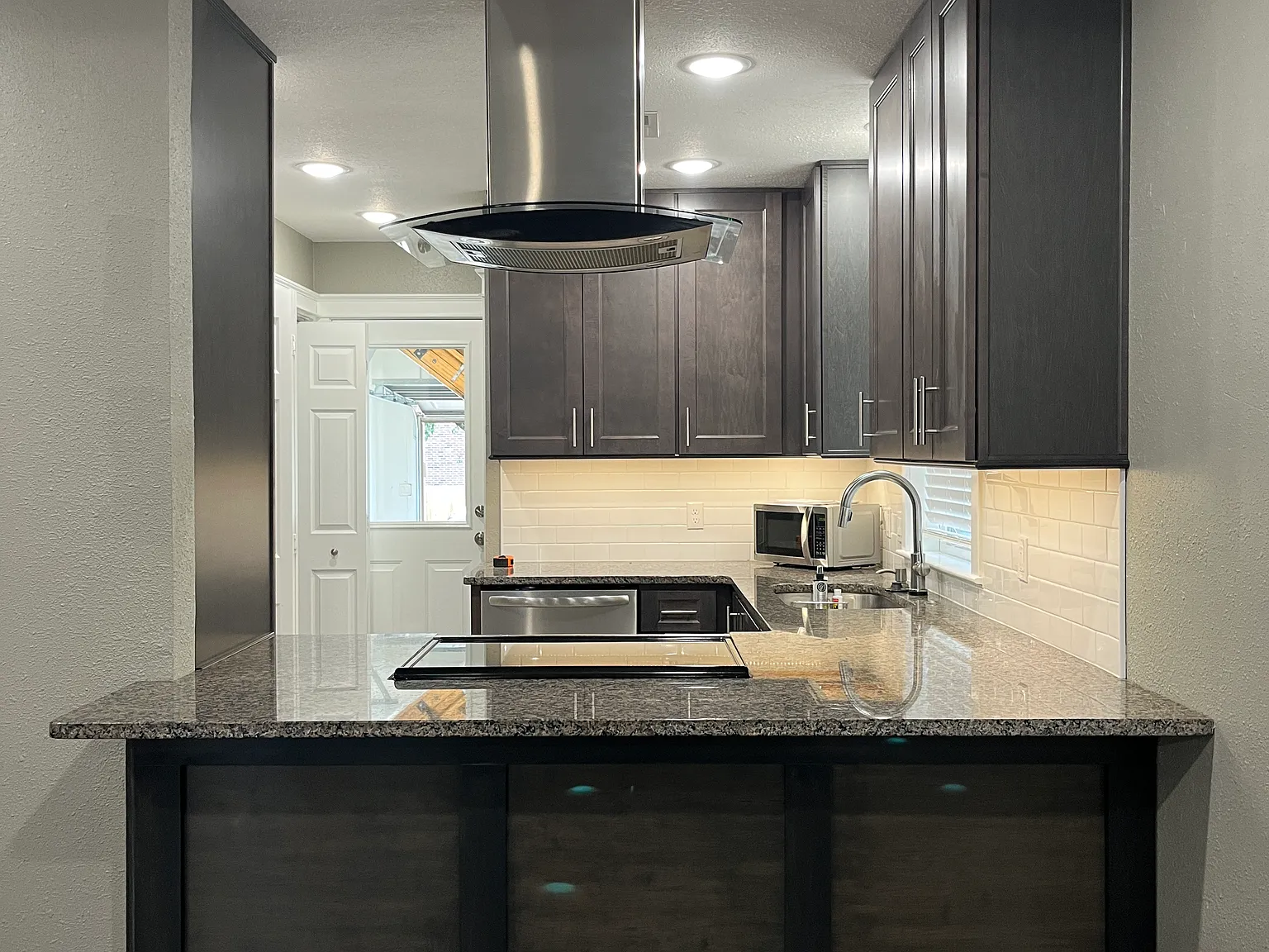 2 bed, 1042 sqft, $1,500 — Photo 4