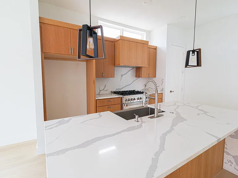 4210 Roseland Ave #104 — Photo 2