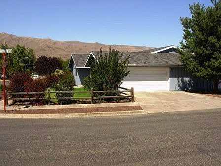 2nd image of 825 Riverview Blvd