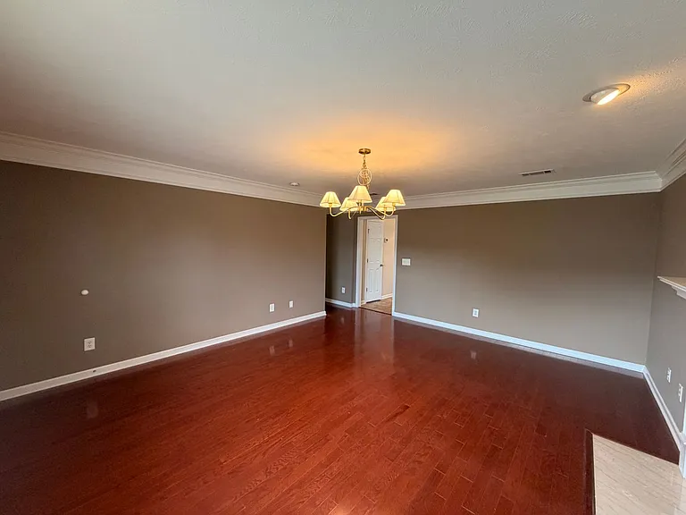 217 Neal Ave — Photo 3
