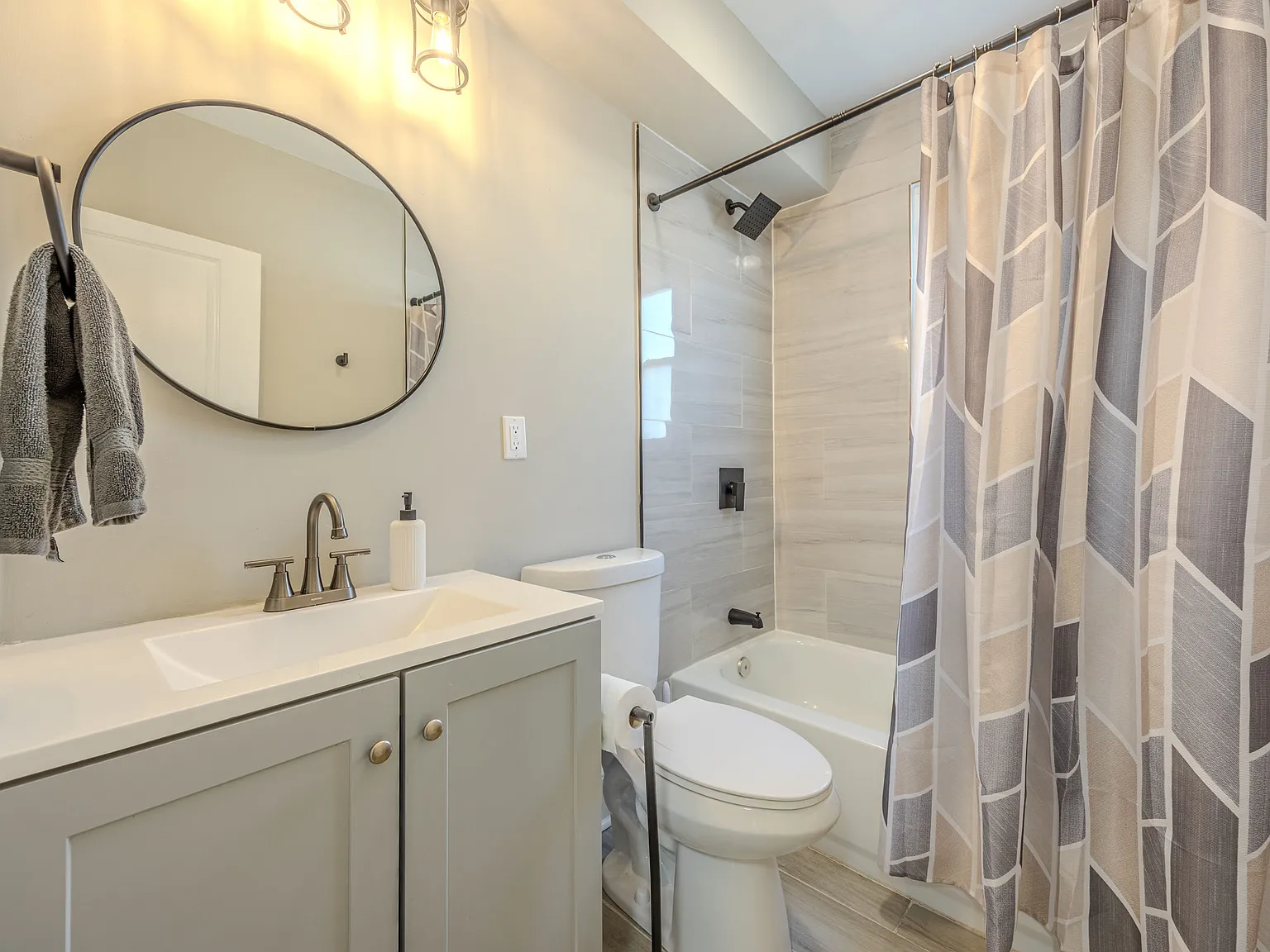 5 bed, 1263 sqft, $725 — Photo 3