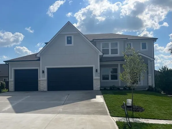 820 SE Partridge Ln, Blue Springs, MO 64014