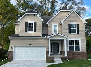 2986 Hessel Ave, Rochester, MI 48307