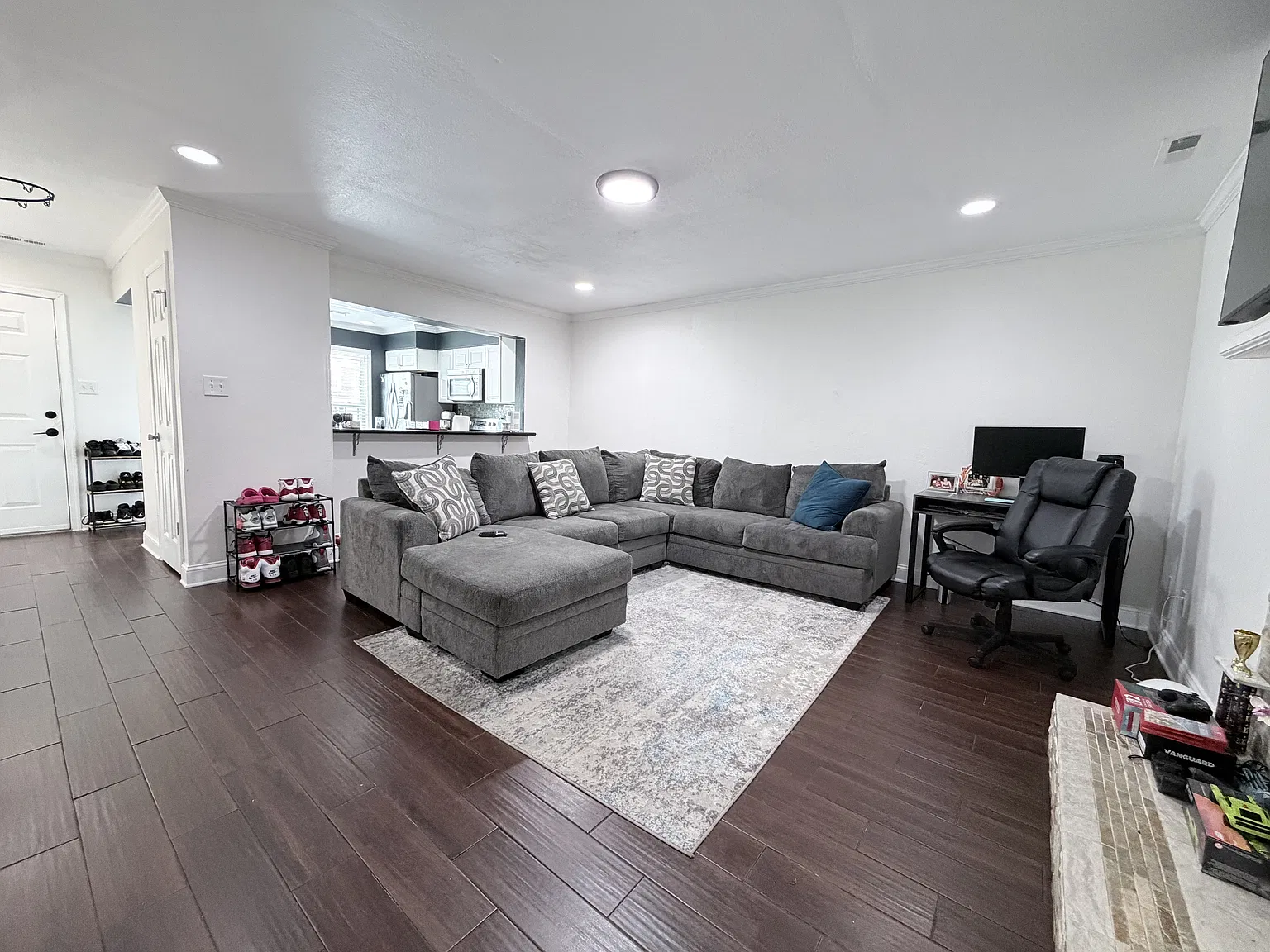 1528 Jameson Drive - 1 — Photo 3