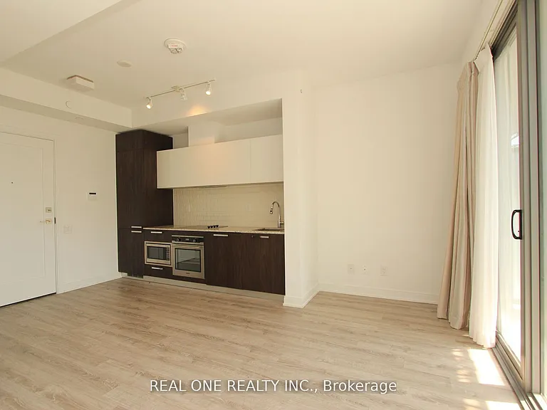 50 Charles St E #904 — Photo 5