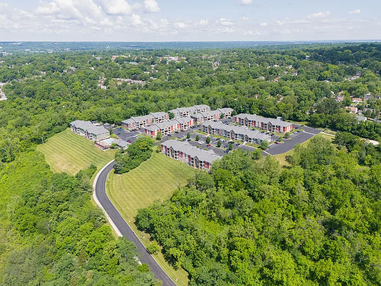 Hilltop Apartments — Photo 57